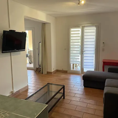 Entiere A Ajaccio Avec Piscine Et Vue Mer Willa Ajaccio (Corsica)